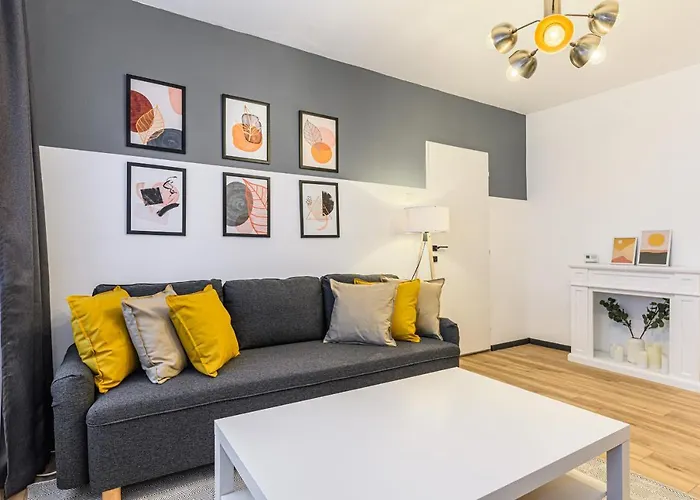 Travelers Hideout - Central Apartment