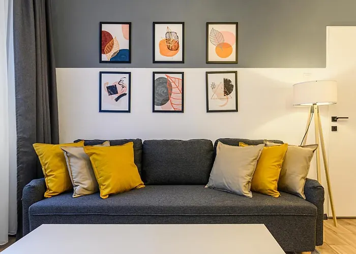 Travelers Hideout - Central Apartment